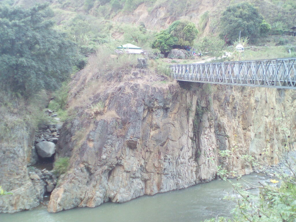 Ponte in metallo a Barrio - Kabayan