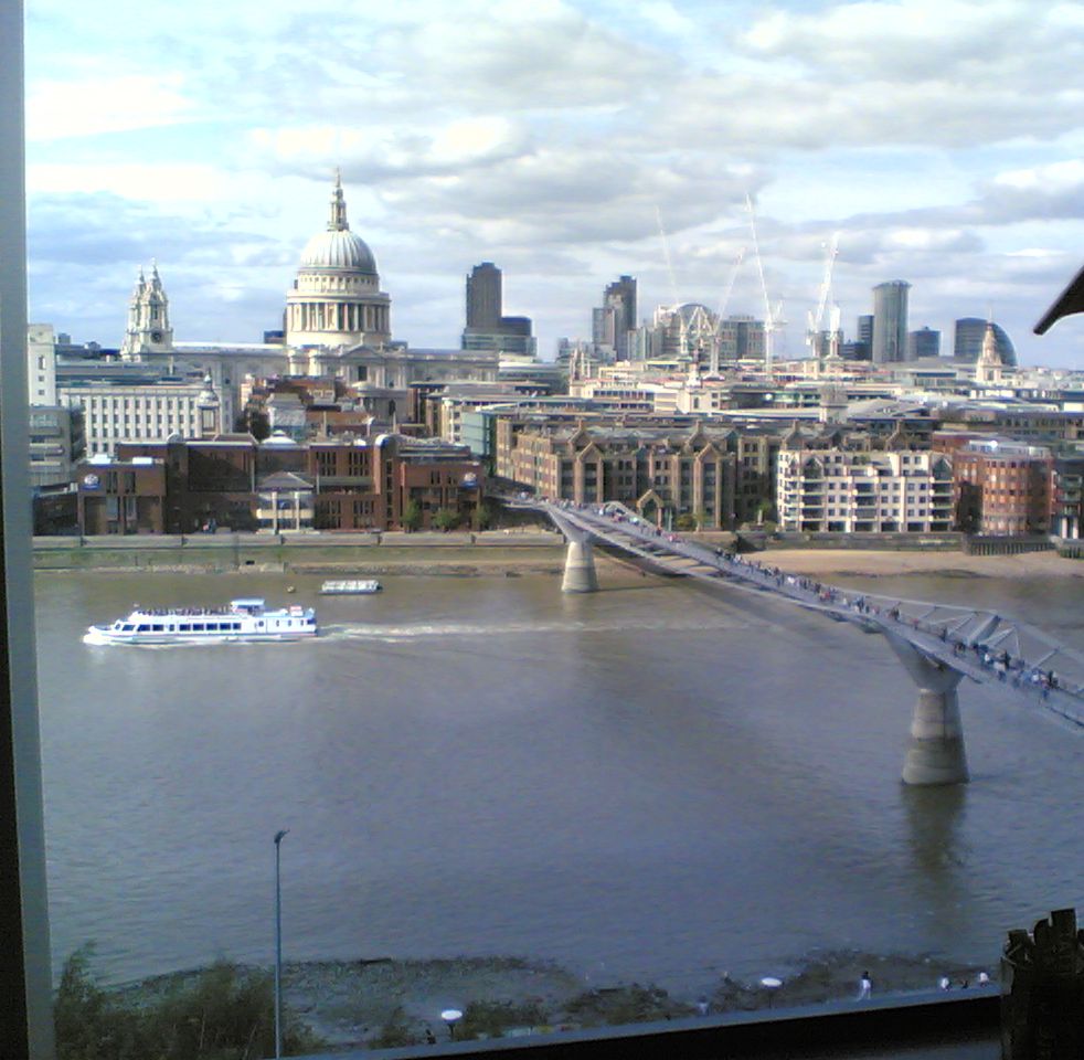 Vista del Tamigi e della city dal Tate Museum